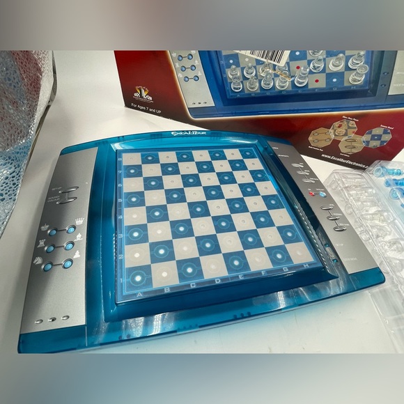 Electronic Glass Chess Set Computer Lighted Model #775 Complete Excalibur. - Picture 6 of 8